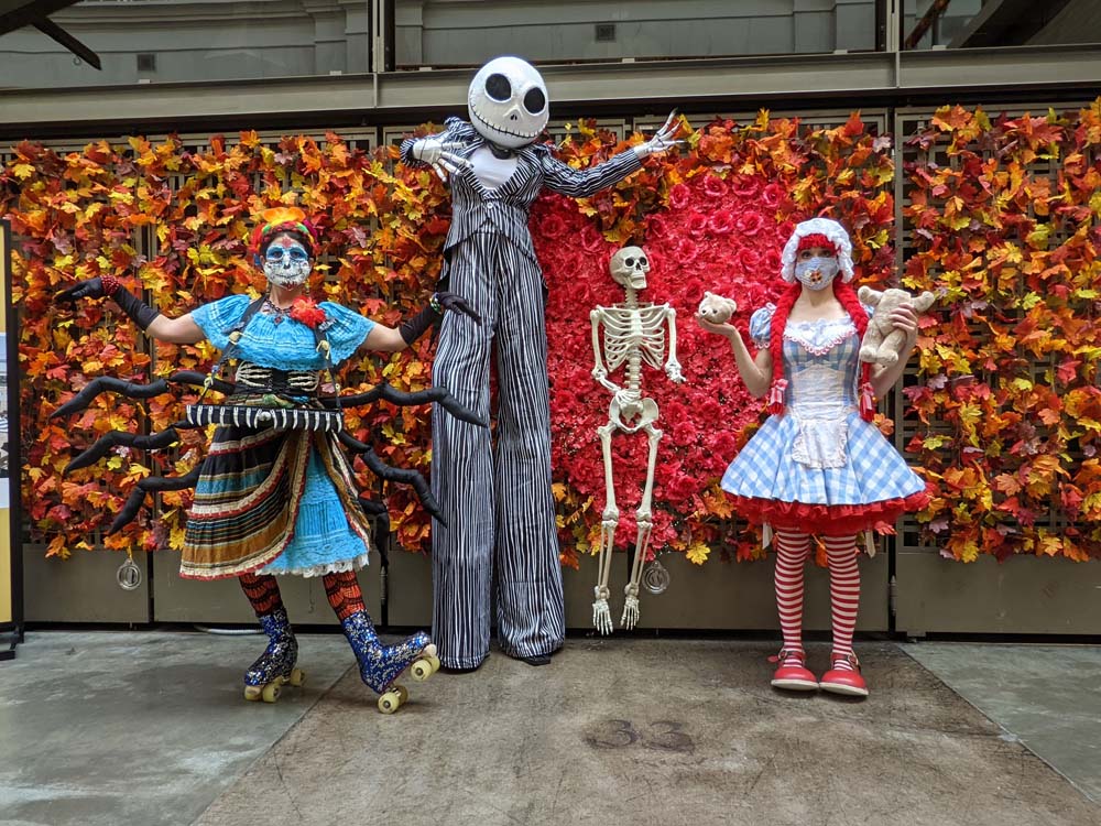 Circosphere's Day of the Dead Troupe
